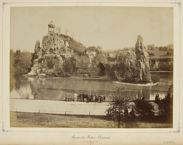 1280px-Paris_et_ses_environs_1890-1900_square_des_buttes_chaumont